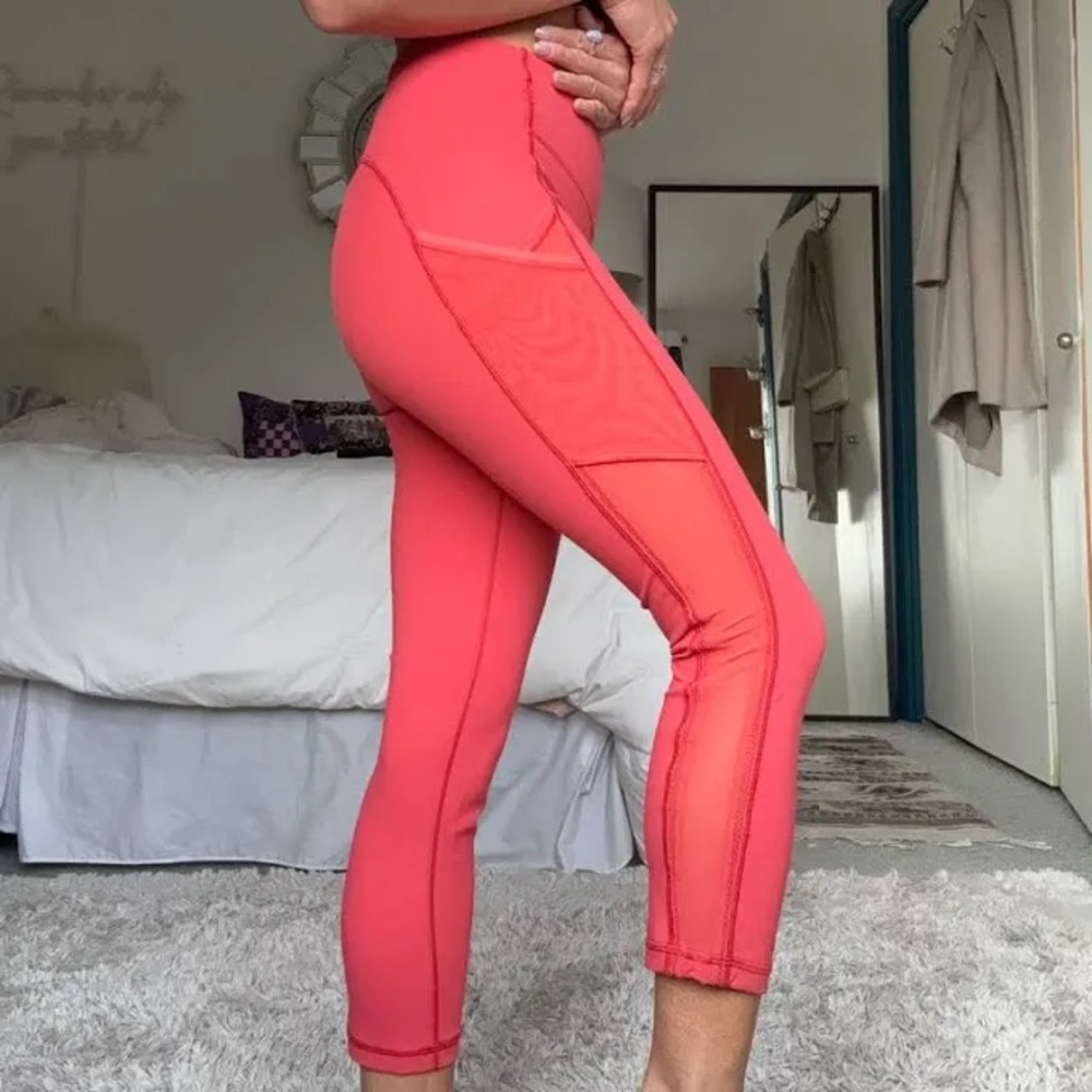 Lululemon Cropped Mesh Leggings